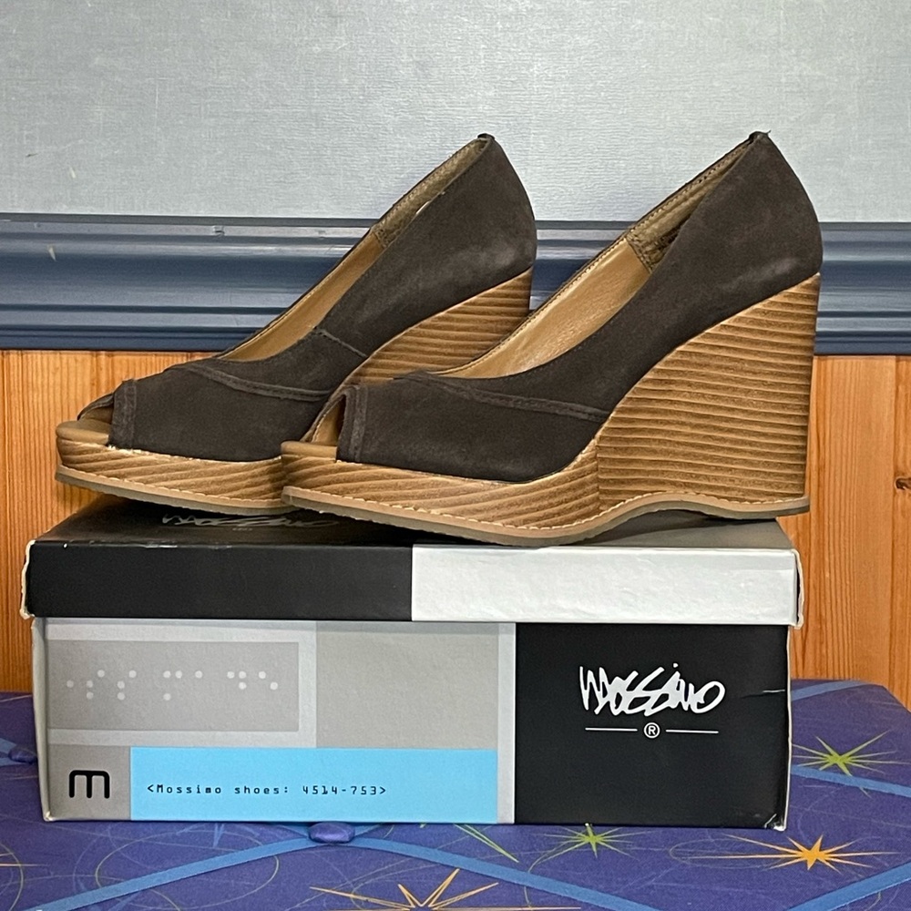 🔥3 for $15 Sale- Brown suede wedge heel peep toes